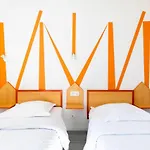 Hotel East 2*