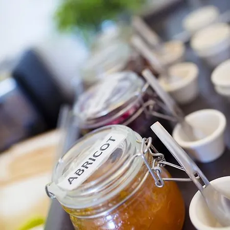 Ξενοδοχείο East