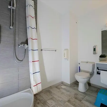 East Ξενοδοχείο 2*