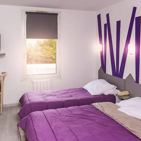Hotel East 2*