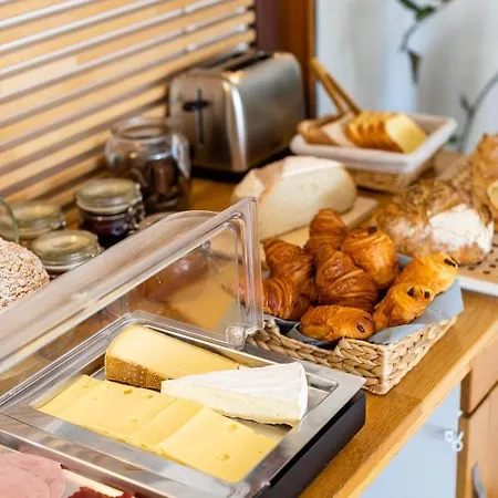 Ξενοδοχείο East